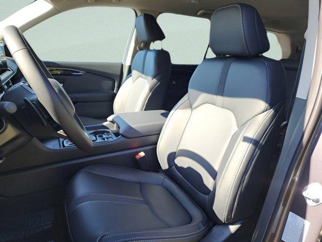 new 2025 Honda Pilot car, priced at $44,418