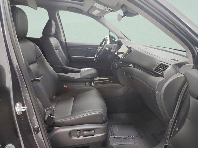 used 2022 Honda Pilot car, priced at $31,499
