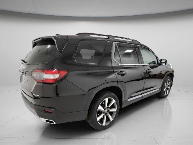 new 2025 Honda Pilot car, priced at $54,029