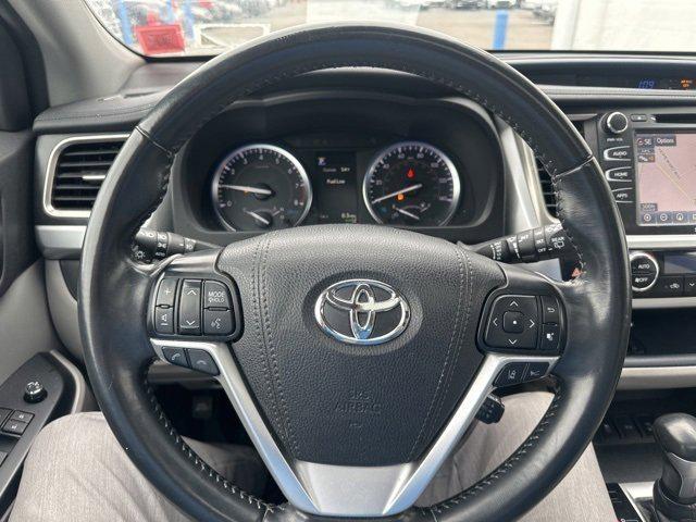 used 2019 Toyota Highlander car, priced at $27,337