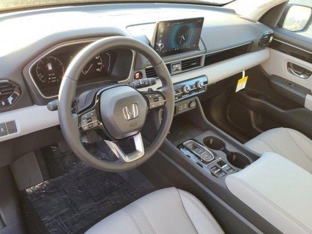 new 2025 Honda Pilot car, priced at $47,050