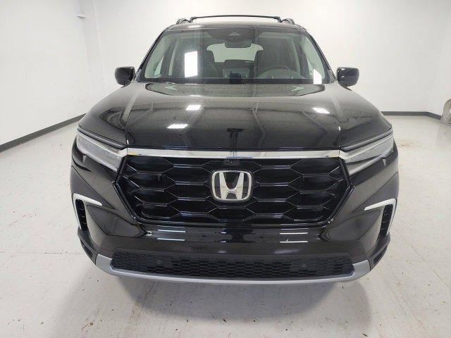 used 2025 Honda Pilot car, priced at $51,947