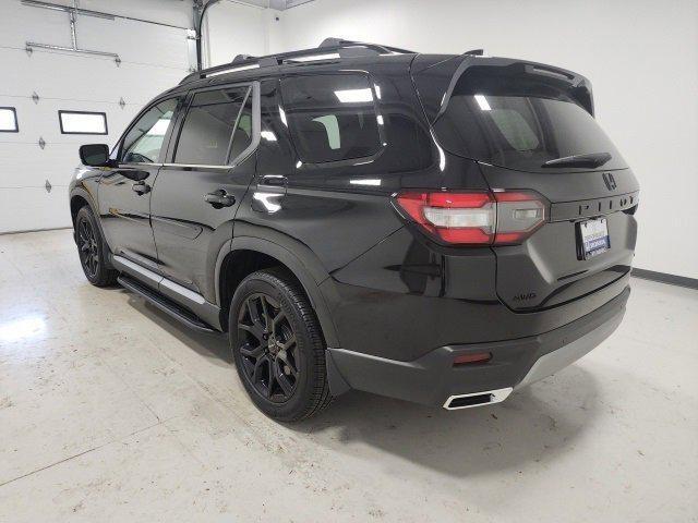 used 2025 Honda Pilot car, priced at $51,947