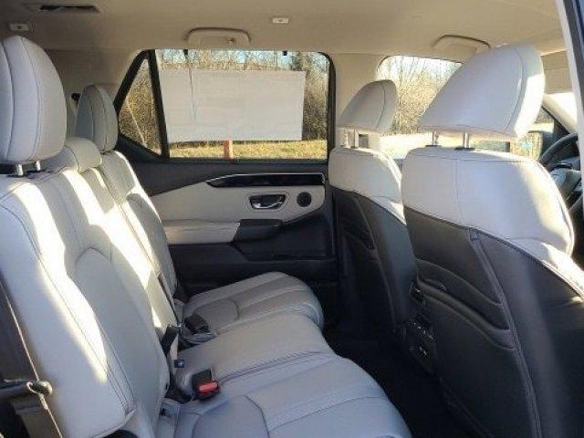 new 2025 Honda Pilot car, priced at $46,580