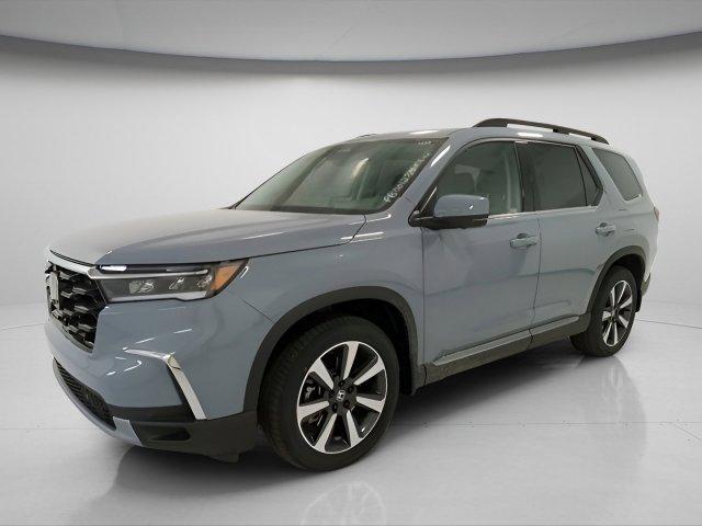new 2025 Honda Pilot car, priced at $54,985