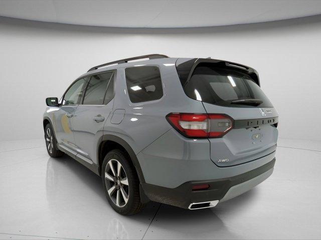 new 2025 Honda Pilot car, priced at $54,985