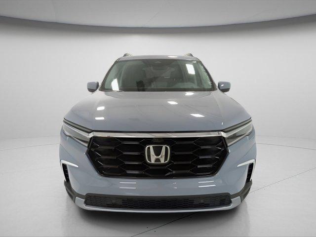 new 2025 Honda Pilot car, priced at $54,985
