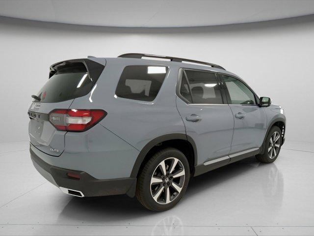 new 2025 Honda Pilot car, priced at $54,985