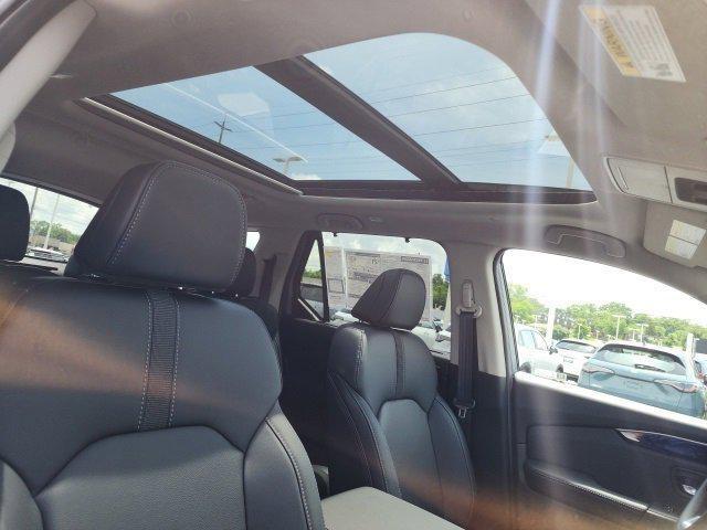 new 2025 Honda Pilot car, priced at $54,135