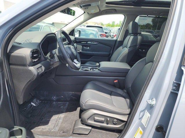 new 2025 Honda Pilot car, priced at $54,135