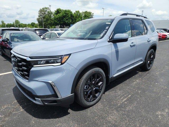 new 2025 Honda Pilot car, priced at $54,135