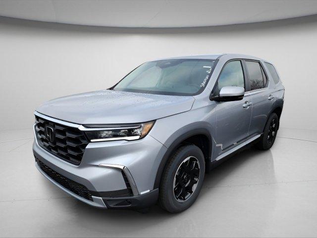 new 2025 Honda Pilot car, priced at $45,686