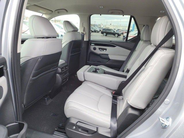 new 2025 Honda Pilot car, priced at $45,686