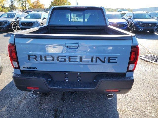 new 2025 Honda Ridgeline car, priced at $42,367