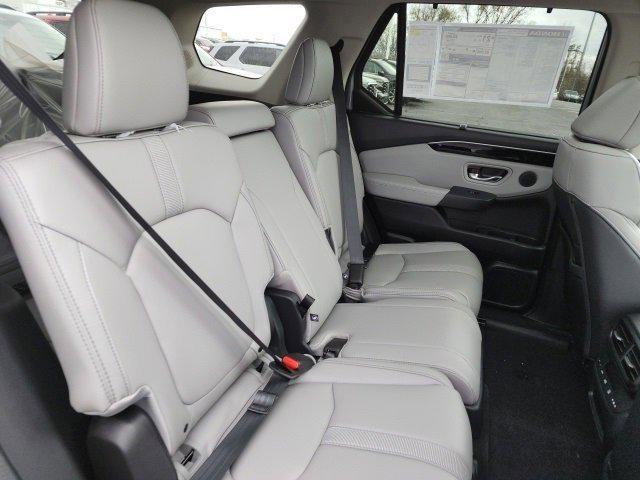 new 2025 Honda Pilot car, priced at $48,694