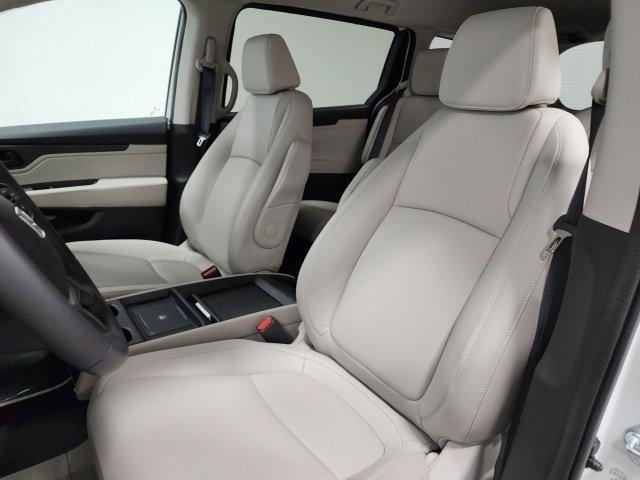used 2025 Honda Odyssey car, priced at $41,910