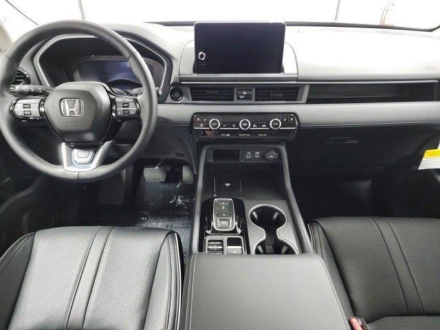 new 2025 Honda Pilot car, priced at $54,436