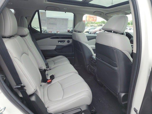 new 2025 Honda Pilot car, priced at $52,782