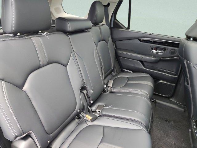 new 2025 Honda Pilot car, priced at $49,792