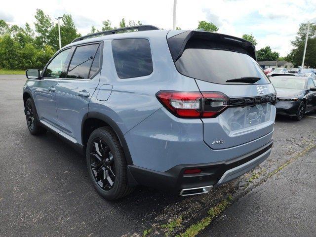new 2025 Honda Pilot car, priced at $54,135