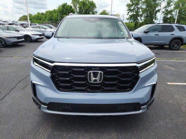 new 2025 Honda Pilot car, priced at $54,135