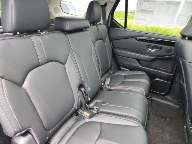 new 2025 Honda Pilot car, priced at $54,135