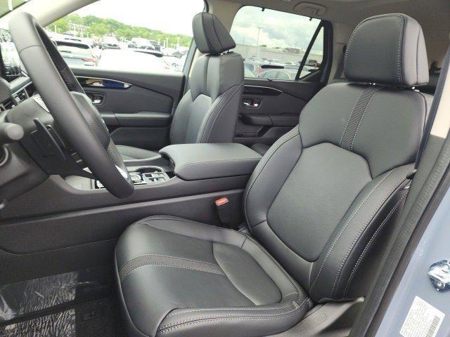 new 2025 Honda Pilot car, priced at $54,135
