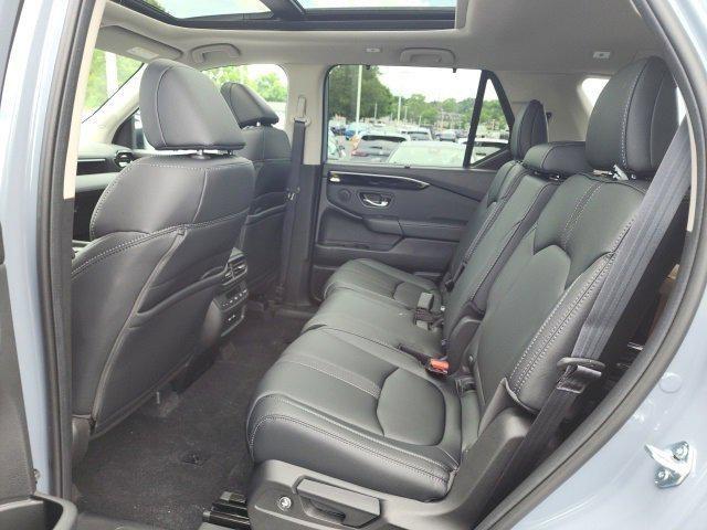 new 2025 Honda Pilot car, priced at $54,135