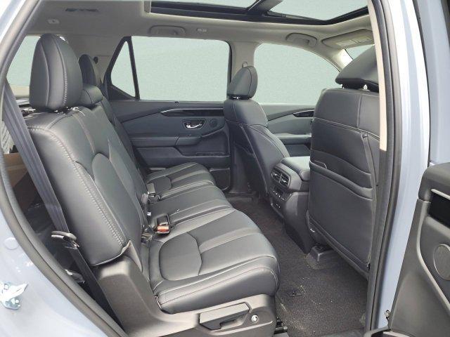 new 2025 Honda Pilot car, priced at $49,792