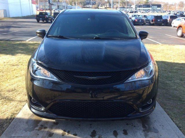 used 2018 Chrysler Pacifica car, priced at $13,499