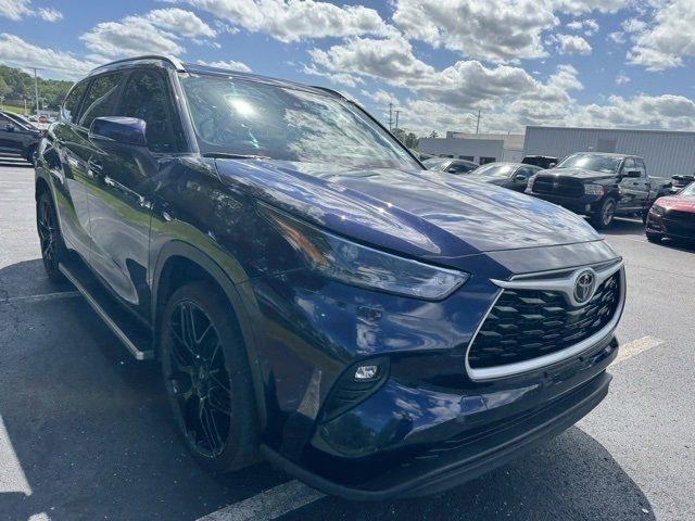 used 2023 Toyota Highlander car, priced at $37,498