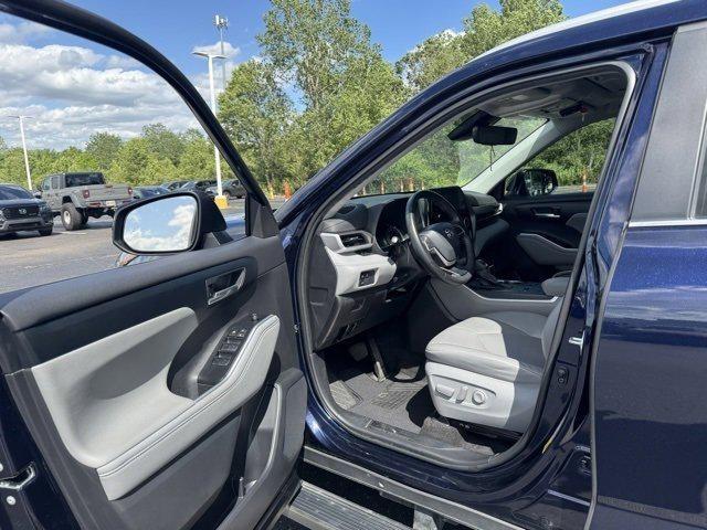 used 2023 Toyota Highlander car, priced at $37,498