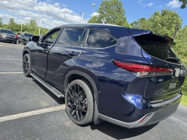 used 2023 Toyota Highlander car, priced at $37,498