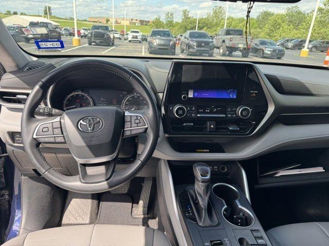 used 2023 Toyota Highlander car, priced at $37,498