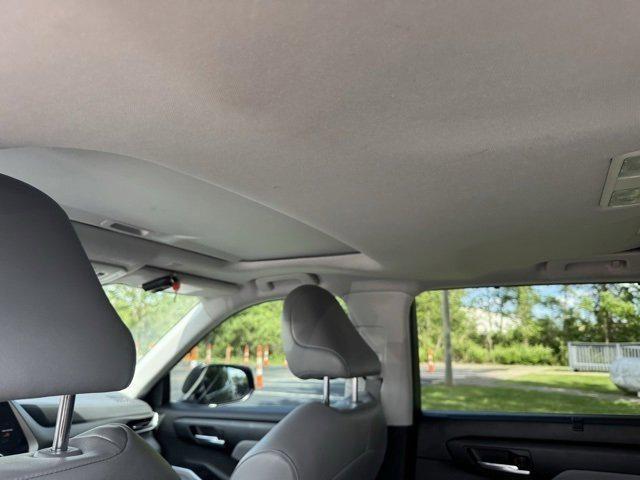 used 2023 Toyota Highlander car, priced at $37,498
