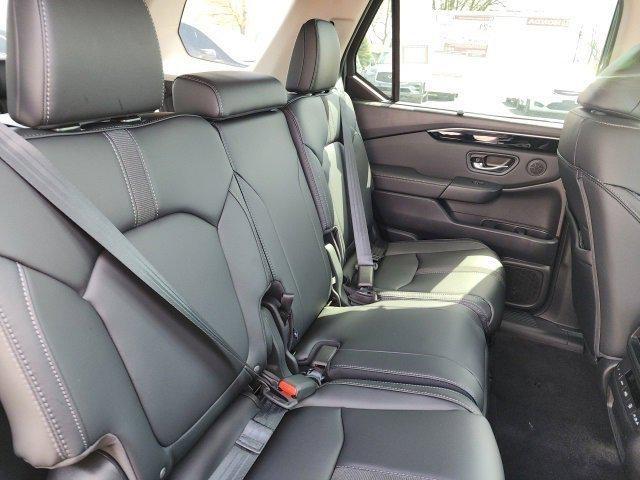 new 2025 Honda Pilot car, priced at $46,580