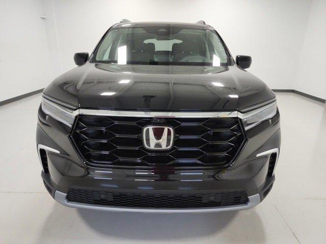 new 2025 Honda Pilot car, priced at $55,465