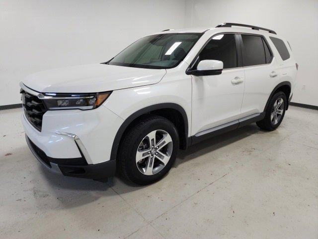 used 2025 Honda Pilot car, priced at $42,989