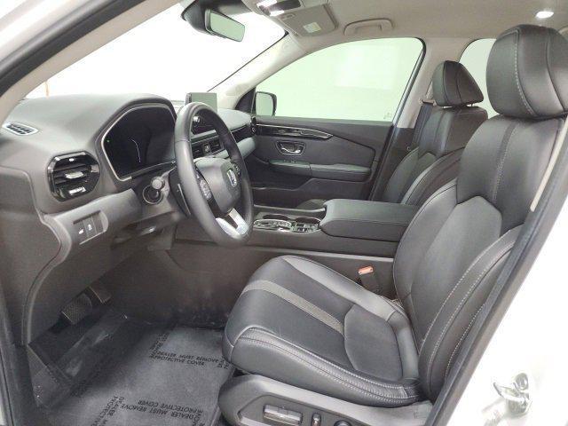 used 2025 Honda Pilot car, priced at $42,989