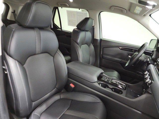 used 2025 Honda Pilot car, priced at $42,989