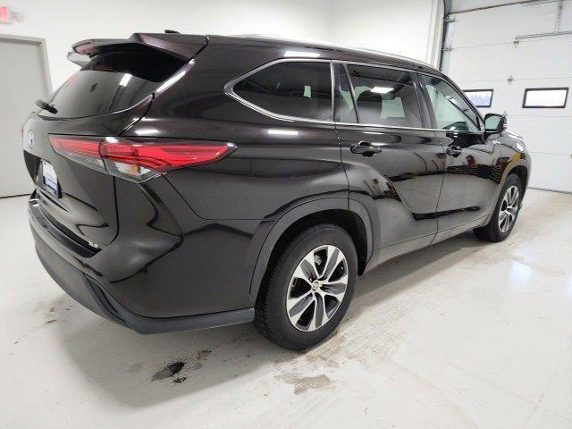 used 2020 Toyota Highlander car, priced at $26,482