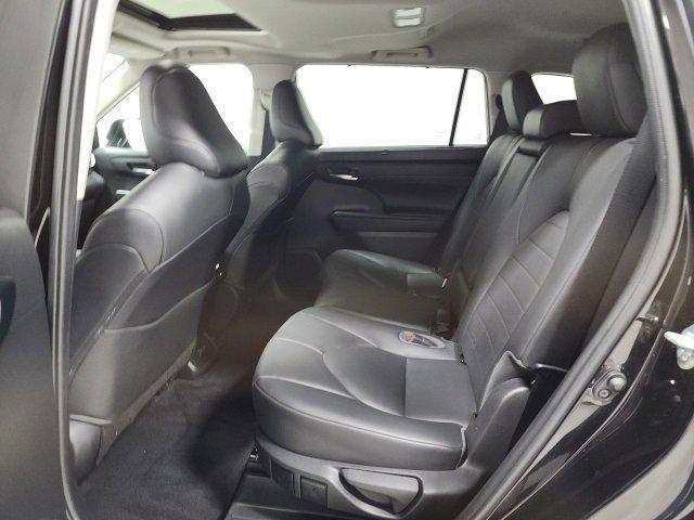 used 2020 Toyota Highlander car, priced at $26,482