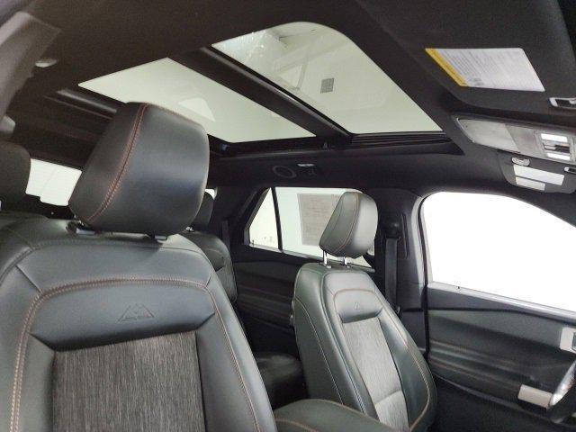 used 2022 Ford Explorer car, priced at $33,366