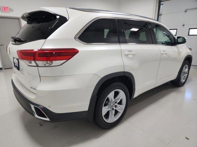 used 2017 Toyota Highlander car, priced at $21,420