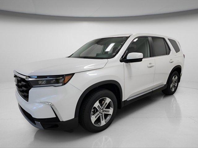 new 2025 Honda Pilot car, priced at $48,235