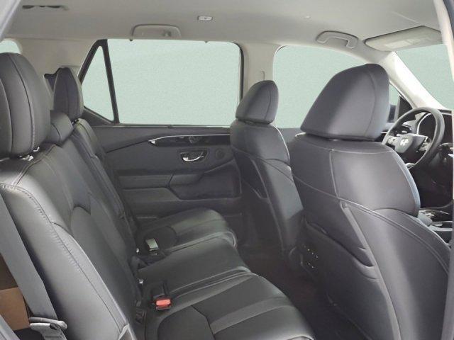 new 2025 Honda Pilot car, priced at $48,235