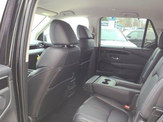new 2025 Honda Pilot car, priced at $47,505