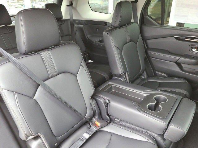 new 2025 Honda Pilot car, priced at $47,505