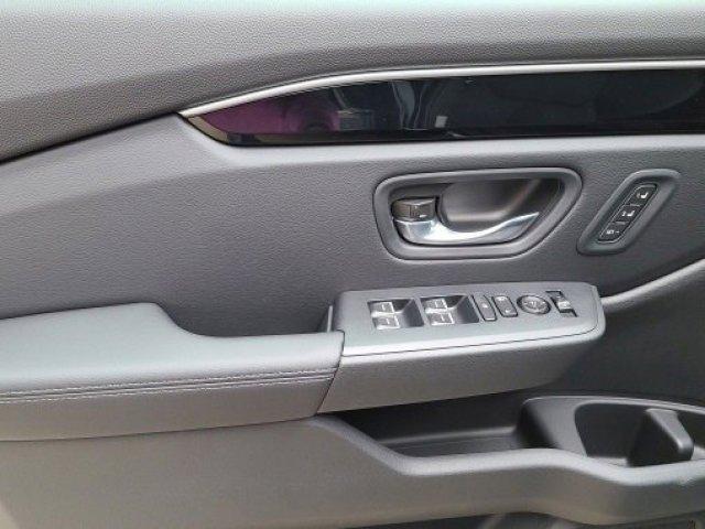 new 2025 Honda Pilot car, priced at $47,505