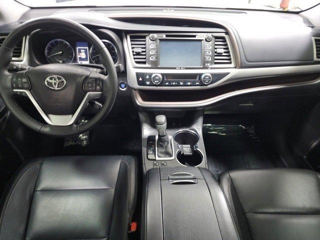 used 2015 Toyota Highlander car, priced at $19,998
